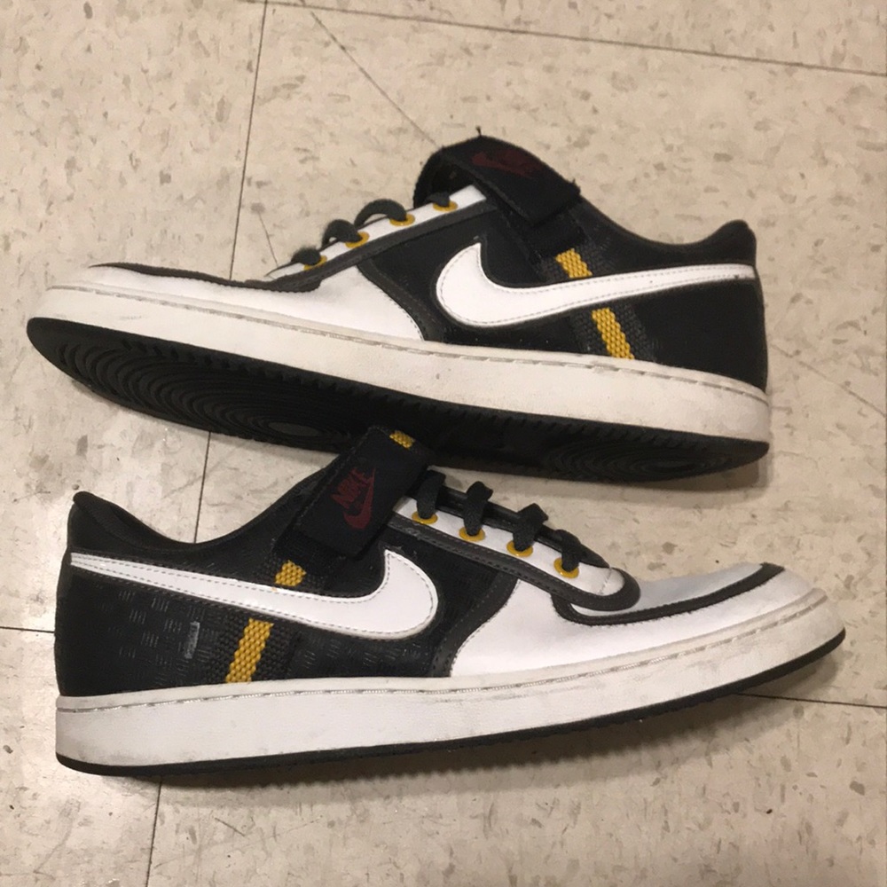 Nike low tops